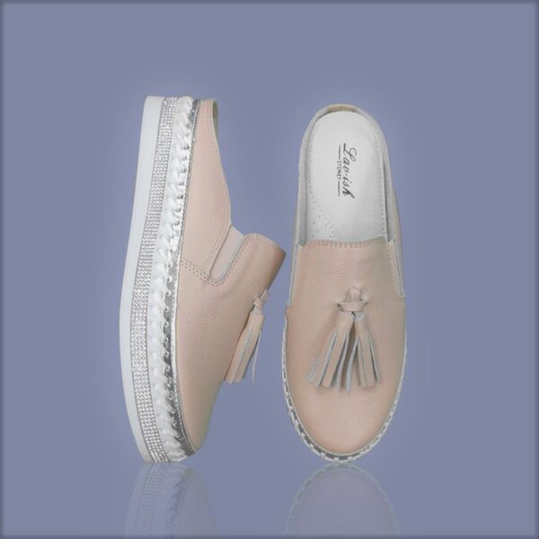 Leather Slides with Tassel Blush